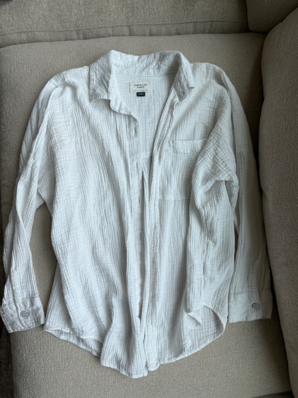 American Eagle Outfitters women’s White Lightweight linen Button-Up Shirt